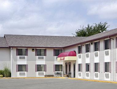 Super 8 By Wyndham Columbus Motel Luaran gambar